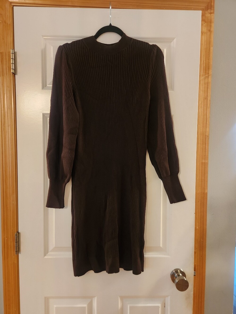 Banana Republic Ribbed Long Sleeve Knit Dress in Brown, Size Medium